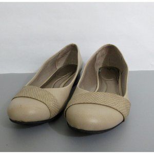 Life Stride Soft Systems Dylan Women's Beige Slip-On Shoes Sz 9M Low Wedge Heel